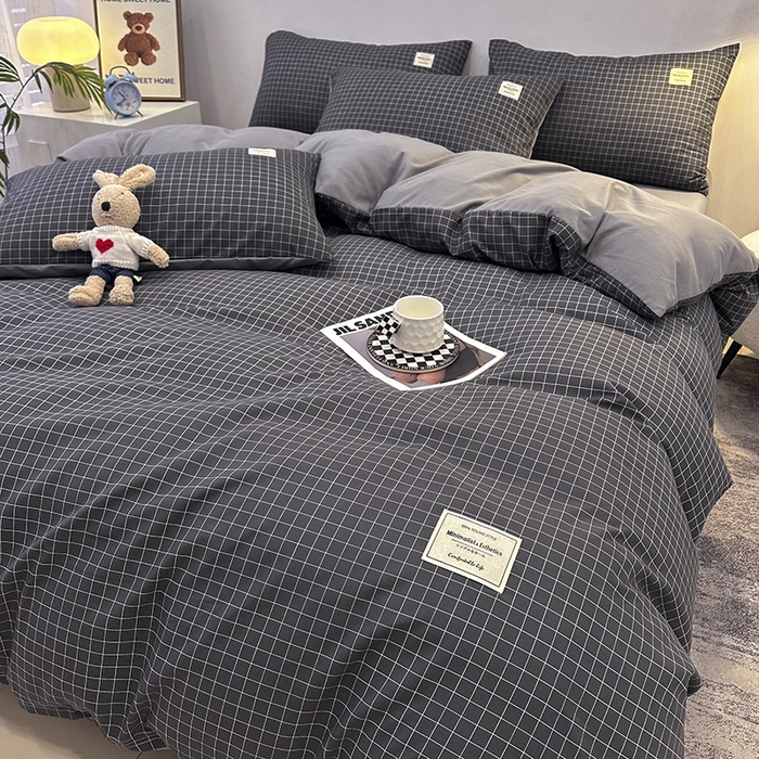 91家纺网 家纺一手货源 找家纺 优纤家纺 2025新款简约亲肤四件套床单床笠学生三件套-格子条纹系列 灰小格