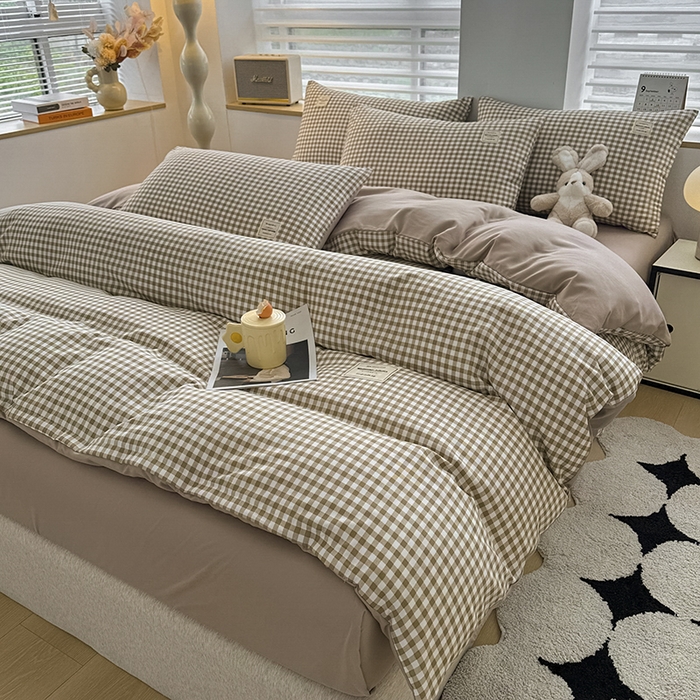 91家纺网 家纺一手货源 找家纺 优纤家纺 2025新款简约亲肤四件套床单床笠学生三件套-格子条纹系列 米小格
