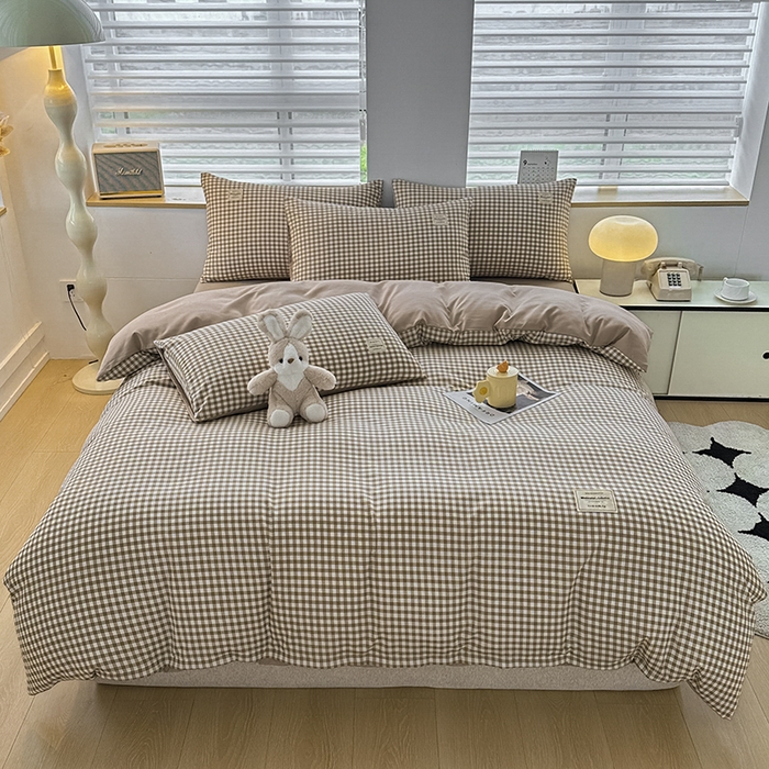 91家纺网 家纺一手货源 找家纺 优纤家纺 2025新款简约亲肤四件套床单床笠学生三件套-格子条纹系列 米小格