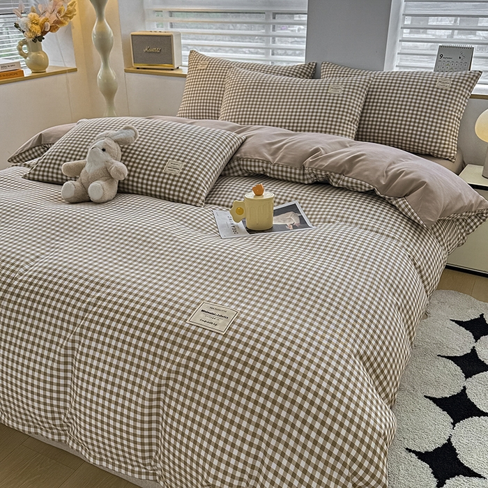 91家纺网 家纺一手货源 找家纺 优纤家纺 2025新款简约亲肤四件套床单床笠学生三件套-格子条纹系列 米小格