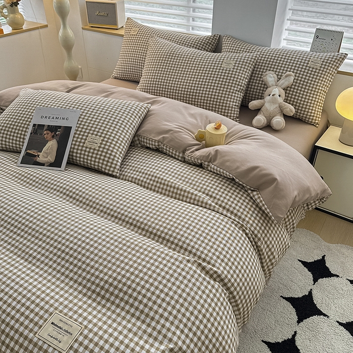 91家纺网 家纺一手货源 找家纺 优纤家纺 2025新款简约亲肤四件套床单床笠学生三件套-格子条纹系列 米小格