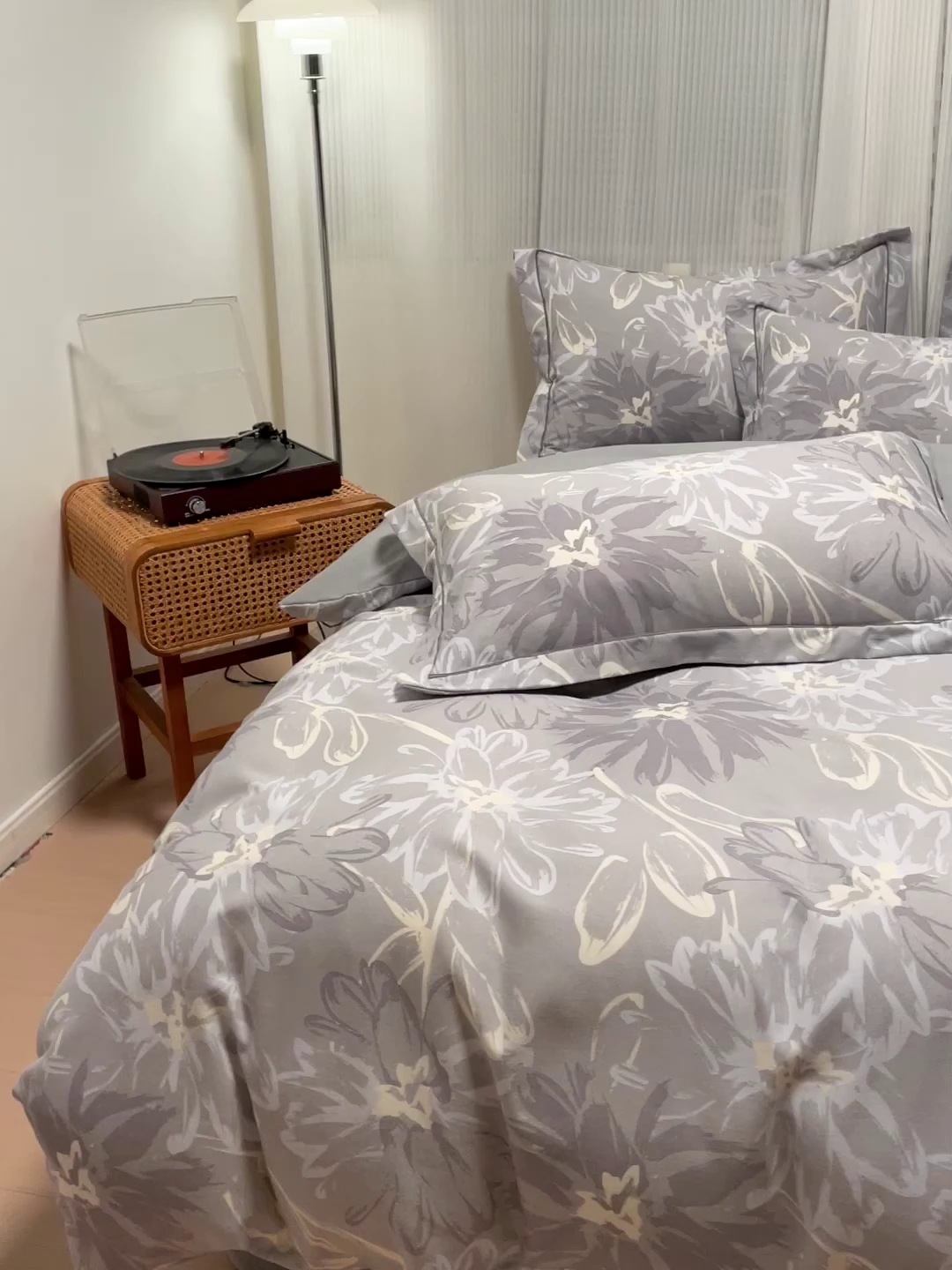 91家纺网 家纺一手货源 找家纺 卡普家居 2025新款全棉纯棉磨毛加厚四件套系列-四件套 梦菲