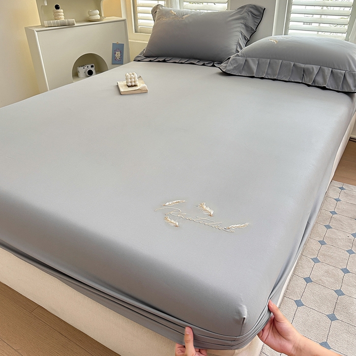 91家纺网 家纺一手货源 找家纺 柔享家（原芷澜家纺） 2025新款法式纯色水洗棉刺绣绣花磨毛床笠汇总（有同款四件套） 浅灰+浅灰