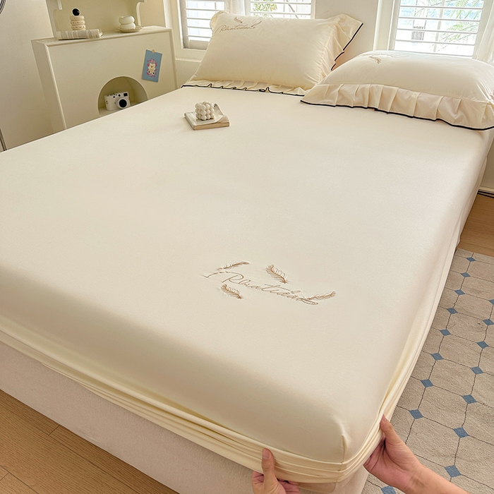 91家纺网 家纺一手货源 找家纺 柔享家（原芷澜家纺） 2025新款法式纯色水洗棉刺绣绣花磨毛床笠汇总（有同款四件套） 米黄