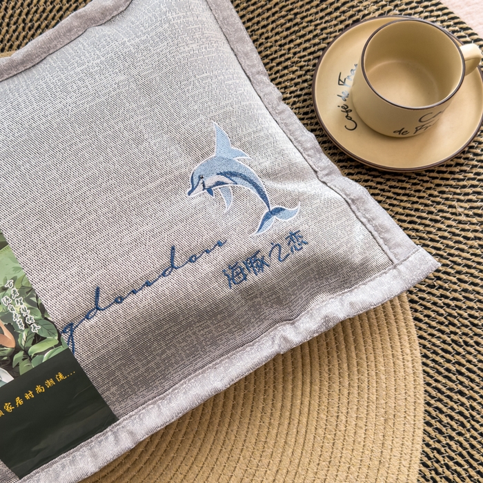 91家纺网 家纺一手货源 找家纺 诺可 2025新款夏凉凉感枕茶香枕 枕头枕芯 海豚之恋