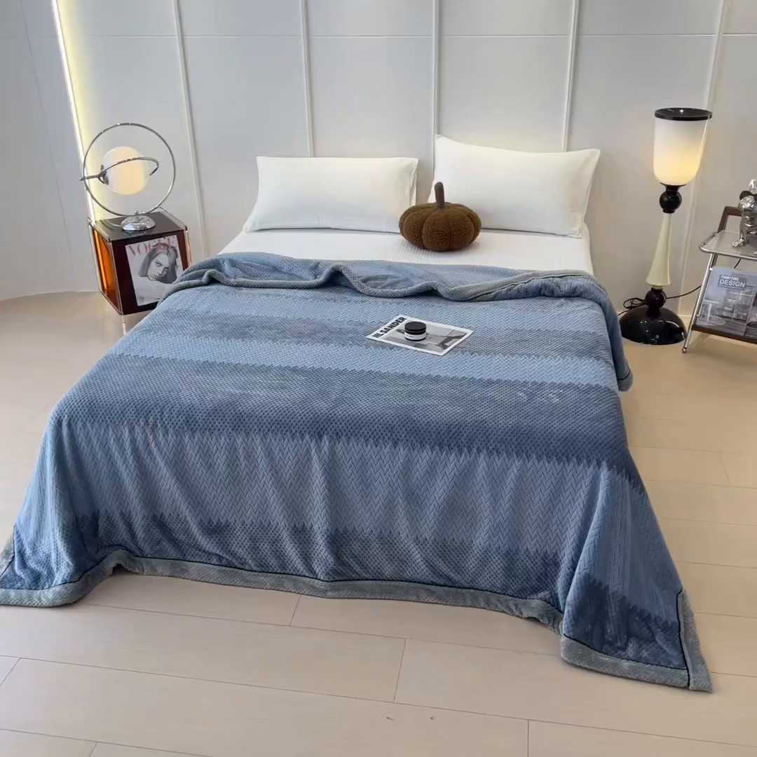 91家纺网 家纺一手货源 找家纺 世纪绒品 2025新款A类撸猫色织牛奶绒多功能毛毯 艾森-兰