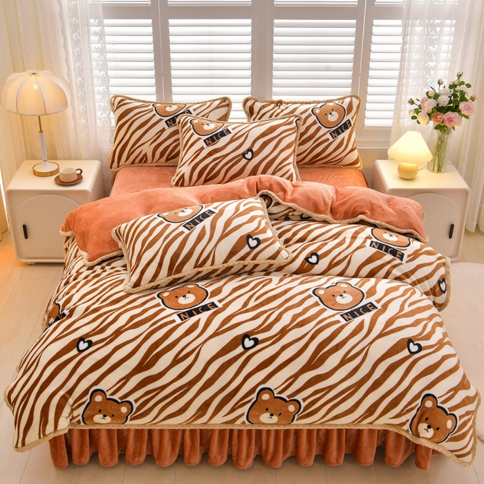 91家纺网 家纺一手货源 找家纺 绒耀 2025新款菠萝格牛奶绒四件套 熊先生