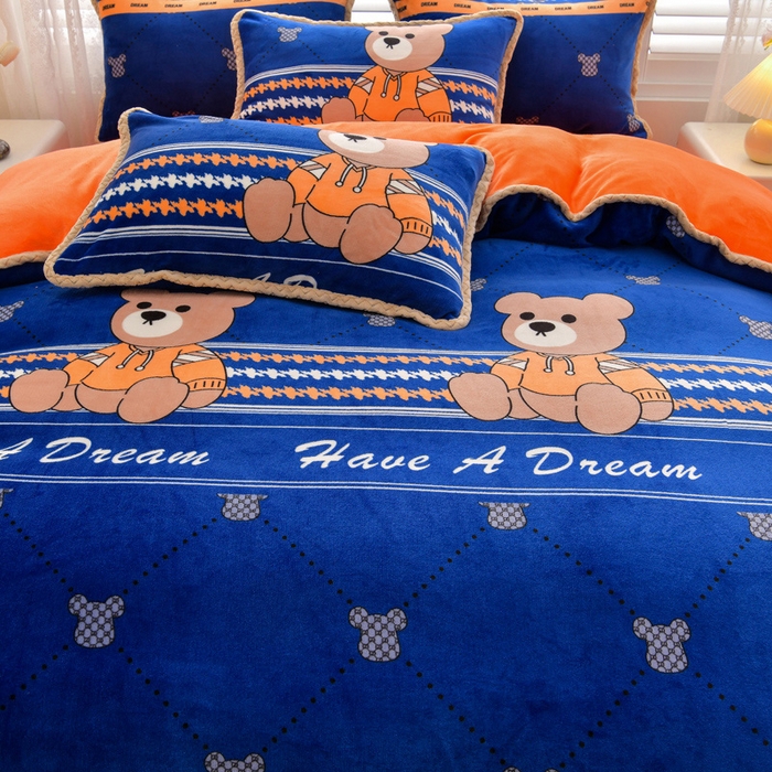 91家纺网 家纺一手货源 找家纺 绒耀 2025新款菠萝格牛奶绒四件套 元气小熊