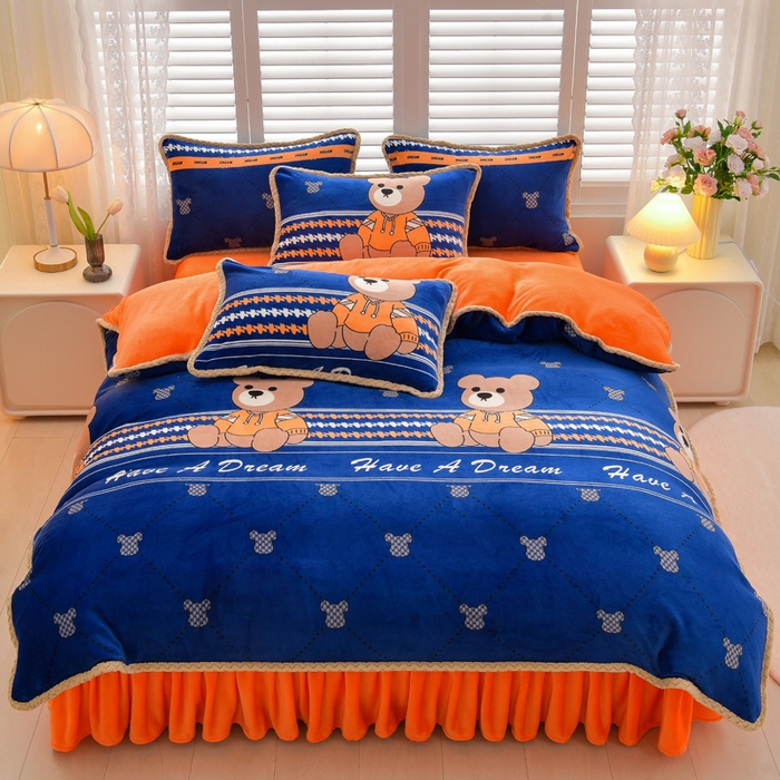 91家纺网 家纺一手货源 找家纺 绒耀 2025新款菠萝格牛奶绒四件套 元气小熊