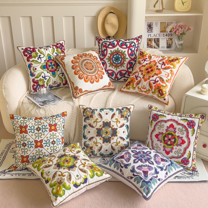 91家纺网 家纺一手货源 找家纺 （总）诺可 2025新款醒春集全棉毛巾绣抱枕枕头枕芯-彩色暖日几何系列