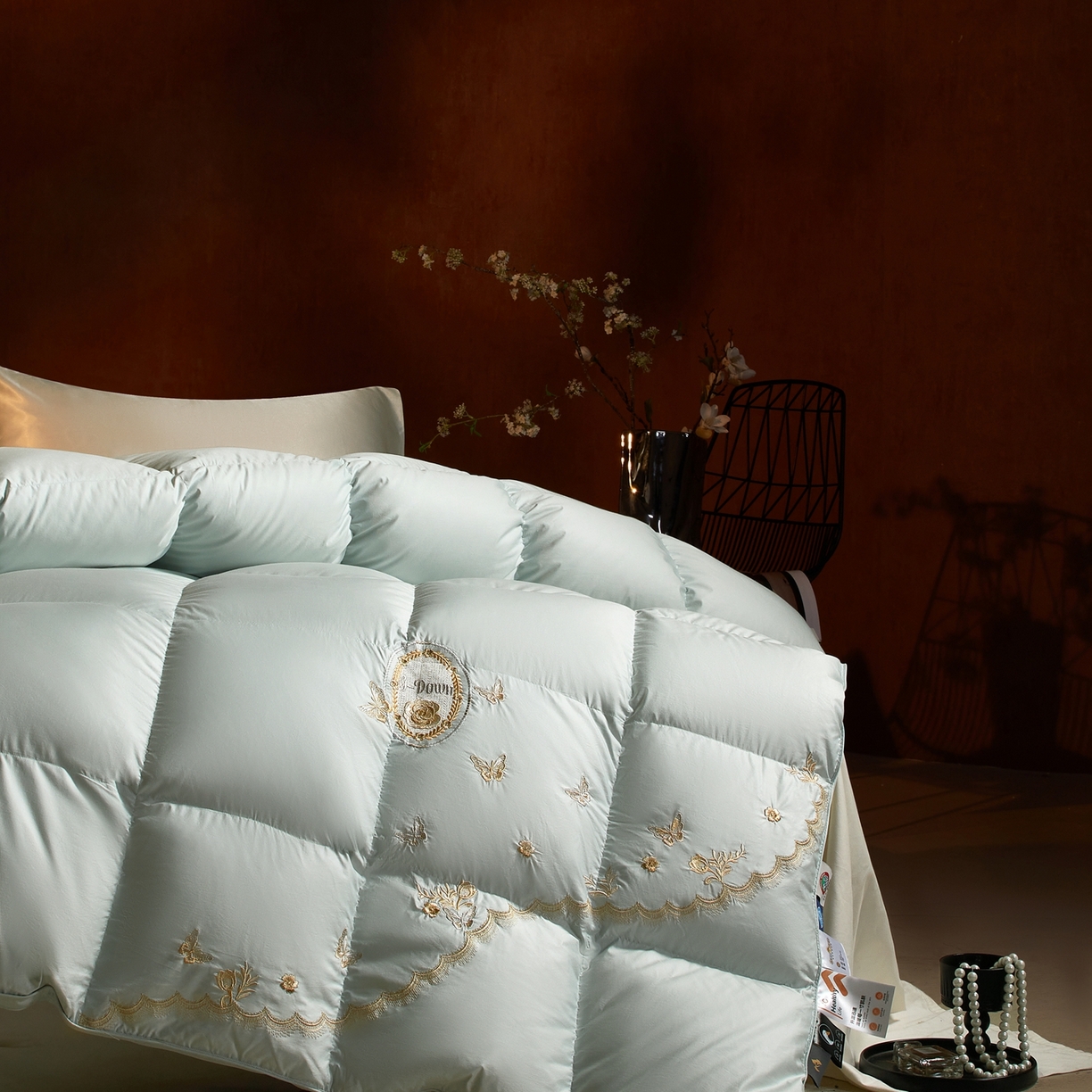 91家纺网 家纺一手货源 找家纺 （总）织梦人羽绒工厂店2025新款高蓬松羽绒羽毛被大牌同款花型-绣花蝶韵蝶舞drio