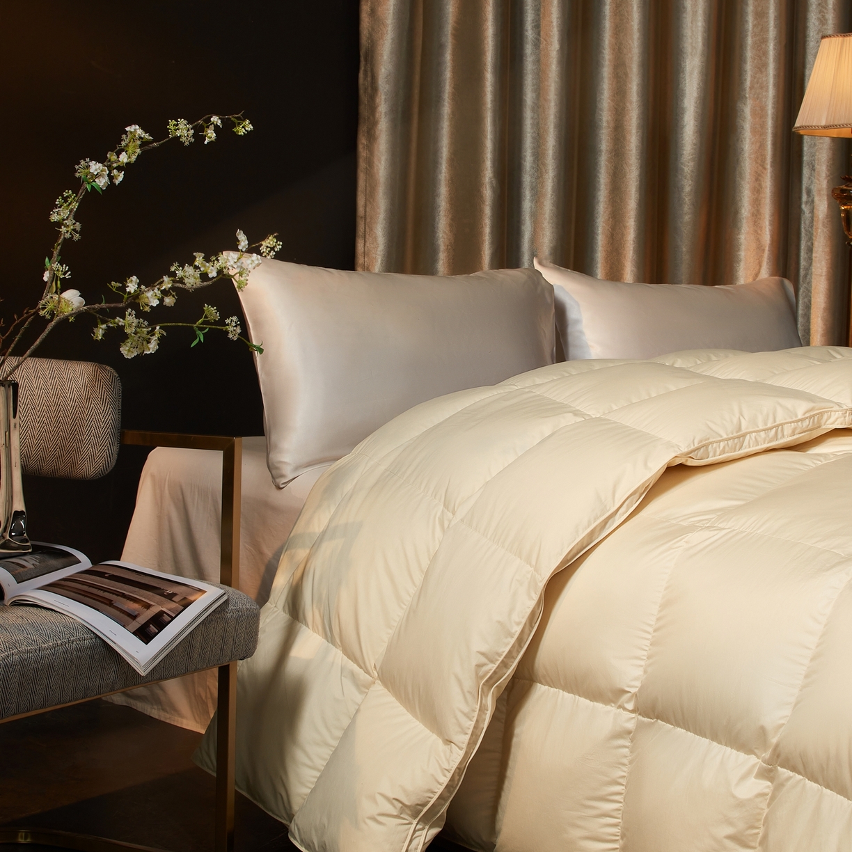 91家纺网 家纺一手货源 找家纺 织梦人羽绒工厂店2025新款高蓬松羽绒被85鸭绒大牌同款花型-绣花蝶韵蝶舞 蝶韵-米黄