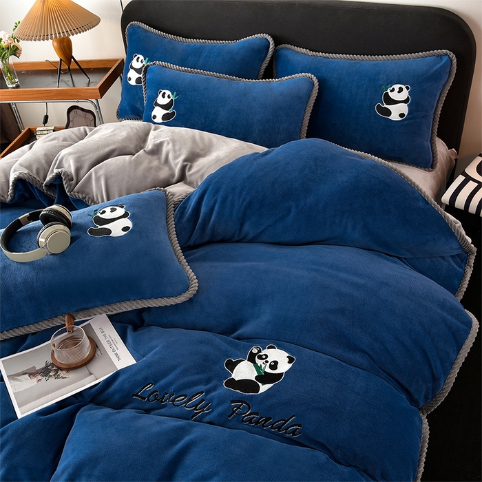 91家纺网 家纺一手货源 找家纺 （总）妮恒美 2025新款加厚牛奶绒刺绣四件套-熊猫系列