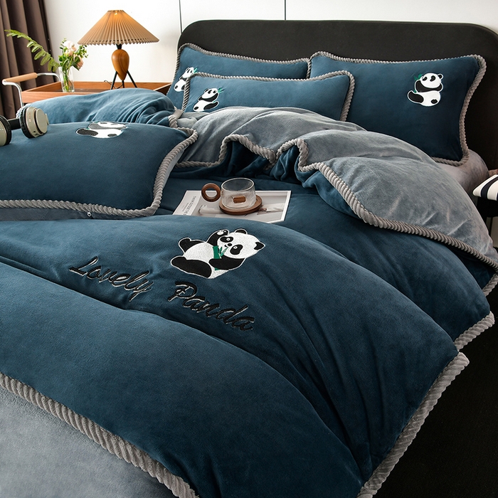 91家纺网 家纺一手货源 找家纺 妮恒美 2025新款加厚牛奶绒刺绣四件套-熊猫系列 熊猫-藏蓝