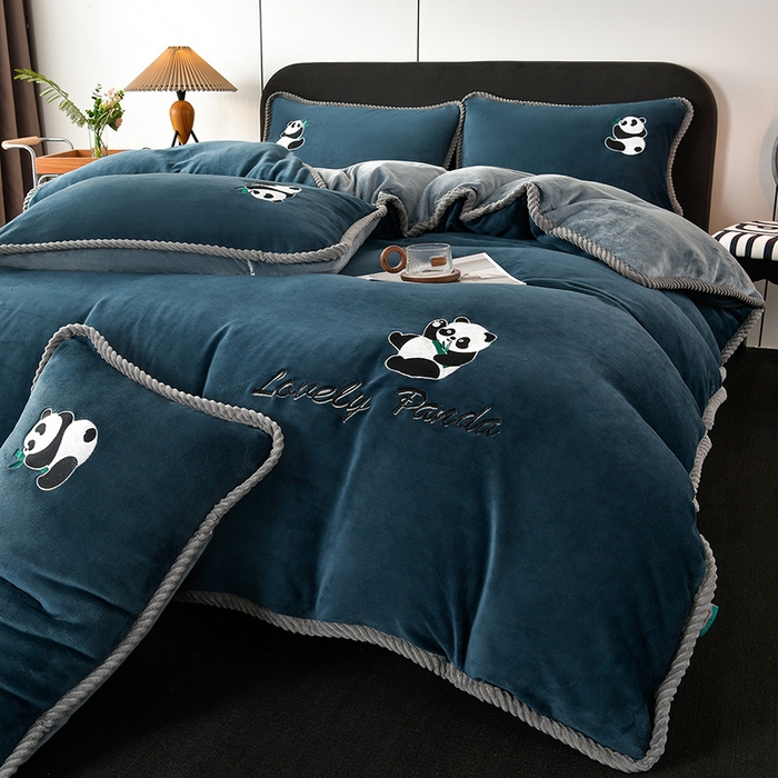 91家纺网 家纺一手货源 找家纺 妮恒美 2025新款加厚牛奶绒刺绣四件套-熊猫系列 熊猫-藏蓝