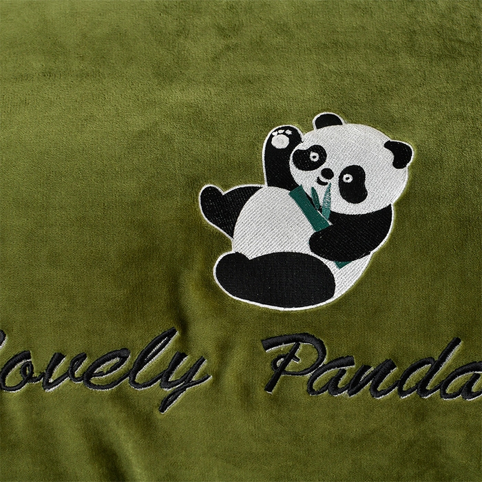 91家纺网 家纺一手货源 找家纺 妮恒美 2025新款加厚牛奶绒刺绣四件套-熊猫系列 熊猫-草绿