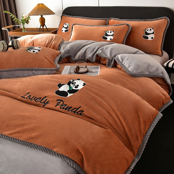 91家纺网 家纺一手货源 找家纺 妮恒美 2025新款加厚牛奶绒刺绣四件套-熊猫系列 熊猫-焦糖