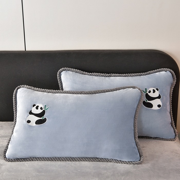 91家纺网 家纺一手货源 找家纺 妮恒美 2025新款加厚牛奶绒刺绣四件套-熊猫系列 熊猫-爵士灰