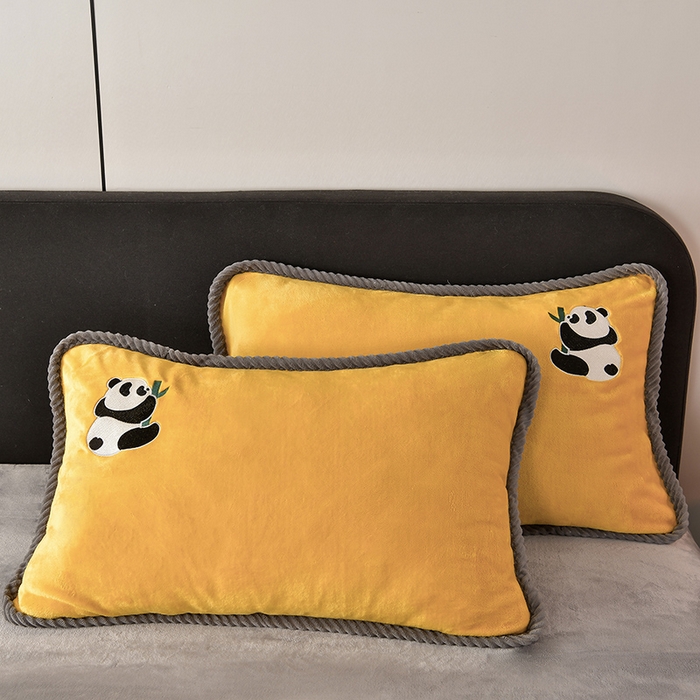 91家纺网 家纺一手货源 找家纺 妮恒美 2025新款加厚牛奶绒刺绣四件套-熊猫系列 熊猫-奶黄