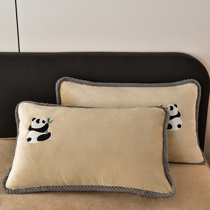 91家纺网 家纺一手货源 找家纺 妮恒美 2025新款加厚牛奶绒刺绣四件套-熊猫系列 熊猫-浅咖