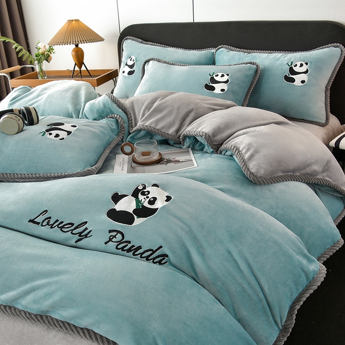 91家纺网 家纺一手货源 找家纺 妮恒美 2025新款加厚牛奶绒刺绣四件套-熊猫系列 熊猫-蔚蓝