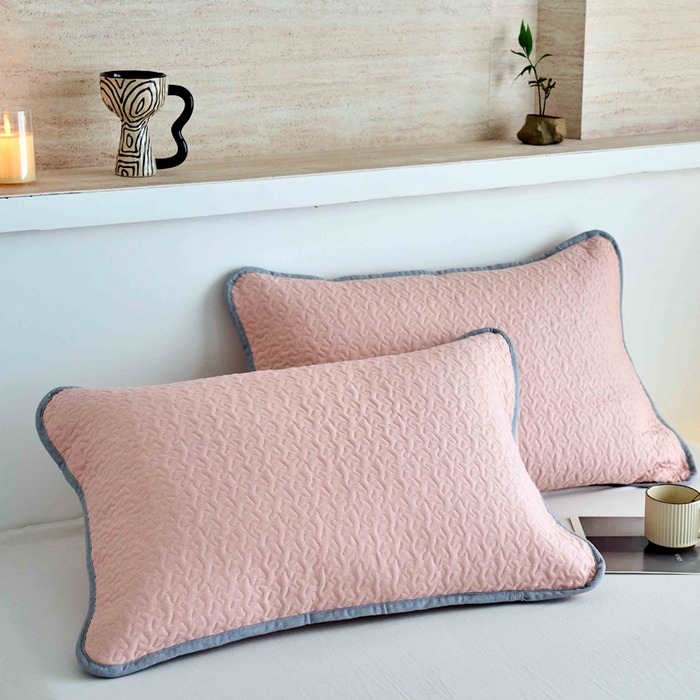 91家纺网 家纺一手货源 找家纺 春皖家纺 2025新款全棉纯棉多功能单枕套 枕套单件 艾迪-粉