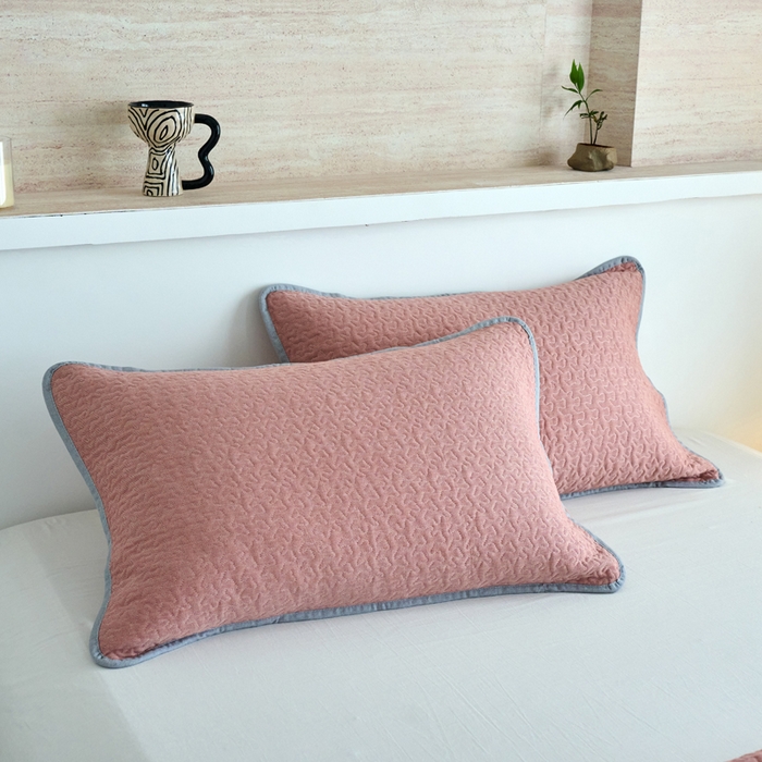 91家纺网 家纺一手货源 找家纺 春皖家纺 2025新款全棉纯棉多功能单枕套 枕套单件 洛格-红