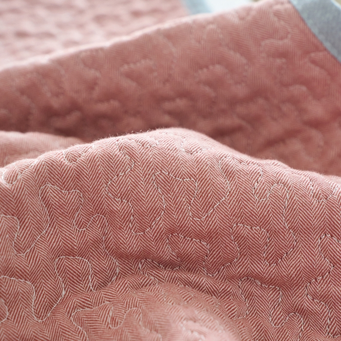 91家纺网 家纺一手货源 找家纺 春皖家纺 2025新款全棉纯棉多功能单枕套 枕套单件 洛格-红