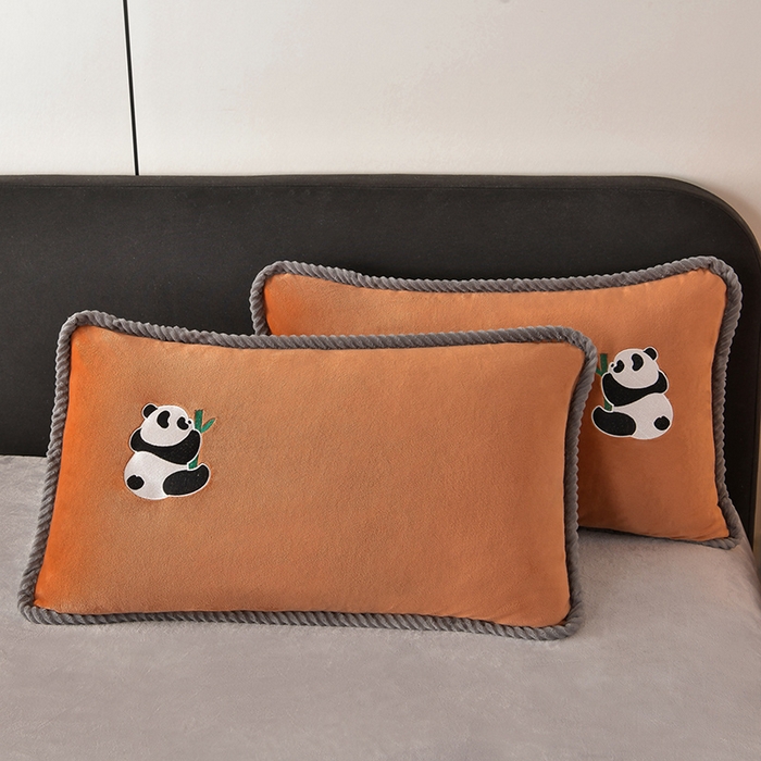 91家纺网 家纺一手货源 找家纺 （总）妮恒美 2025新款加厚牛奶绒刺绣四件套-熊猫系列