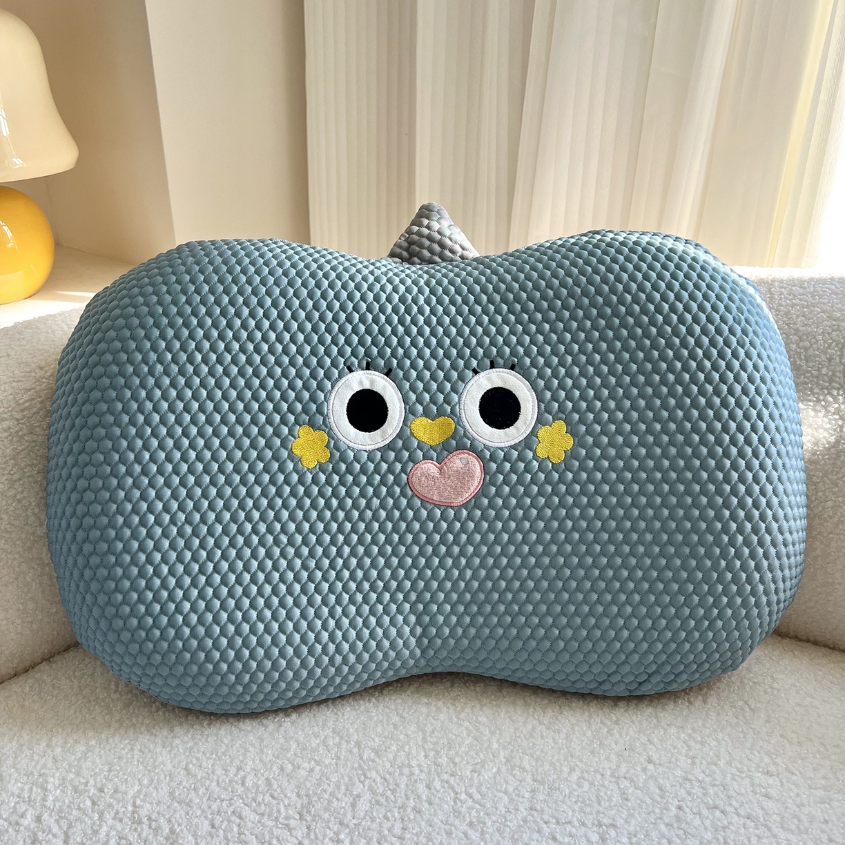 91家纺网 家纺一手货源 找家纺 诺可 2025新款凉感凉豆豆记忆枕猫肚枕枕头枕芯-小怪兽 蓝色