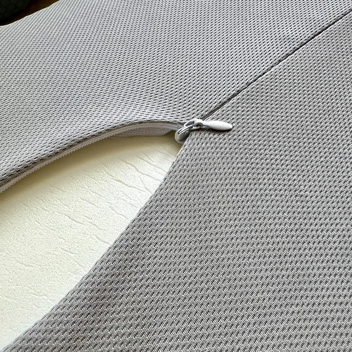 91家纺网 家纺一手货源 找家纺 诺可 2025新款凉感凉豆豆记忆枕猫肚枕枕头枕芯-小怪兽 绿色