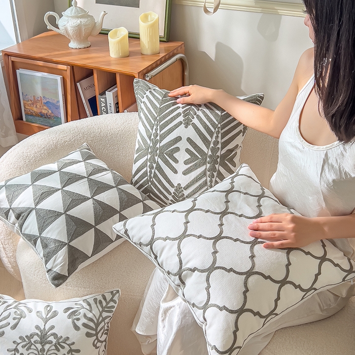 91家纺网 家纺一手货源 找家纺 （总）诺可 2025新款全棉毛巾绣抱枕外贸跨境电商直播纯色几何系列-灰色