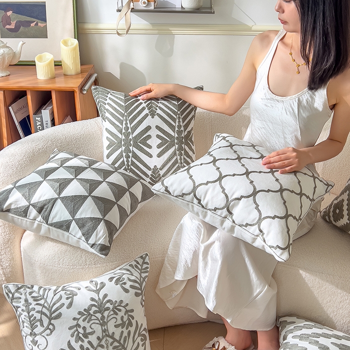 91家纺网 家纺一手货源 找家纺 （总）诺可 2025新款全棉毛巾绣抱枕外贸跨境电商直播纯色几何系列-灰色