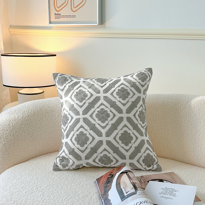91家纺网 家纺一手货源 找家纺 诺可 2025新款全棉毛巾绣抱枕外贸跨境电商直播纯色几何系列-灰色 灰-花菱纹