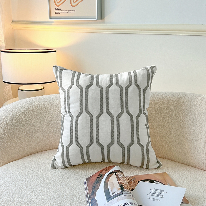 91家纺网 家纺一手货源 找家纺 诺可 2025新款全棉毛巾绣抱枕外贸跨境电商直播纯色几何系列-灰色 灰-回形