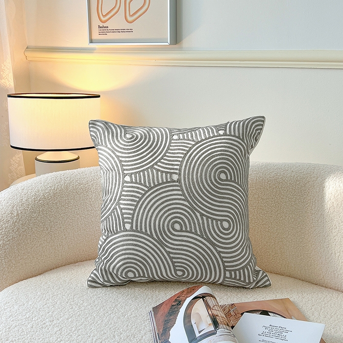 91家纺网 家纺一手货源 找家纺 诺可 2025新款全棉毛巾绣抱枕外贸跨境电商直播纯色几何系列-灰色 灰-漩涡