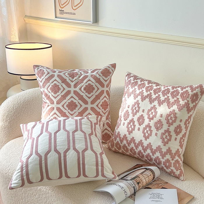 91家纺网 家纺一手货源 找家纺 诺可 2025新款全棉抱枕外贸跨境电商直播纯色几何系列-粉色 组合图仅供参考