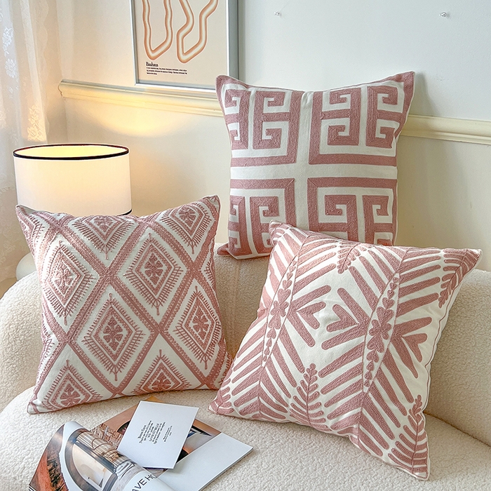 91家纺网 家纺一手货源 找家纺 诺可 2025新款全棉抱枕外贸跨境电商直播纯色几何系列-粉色 组合图仅供参考