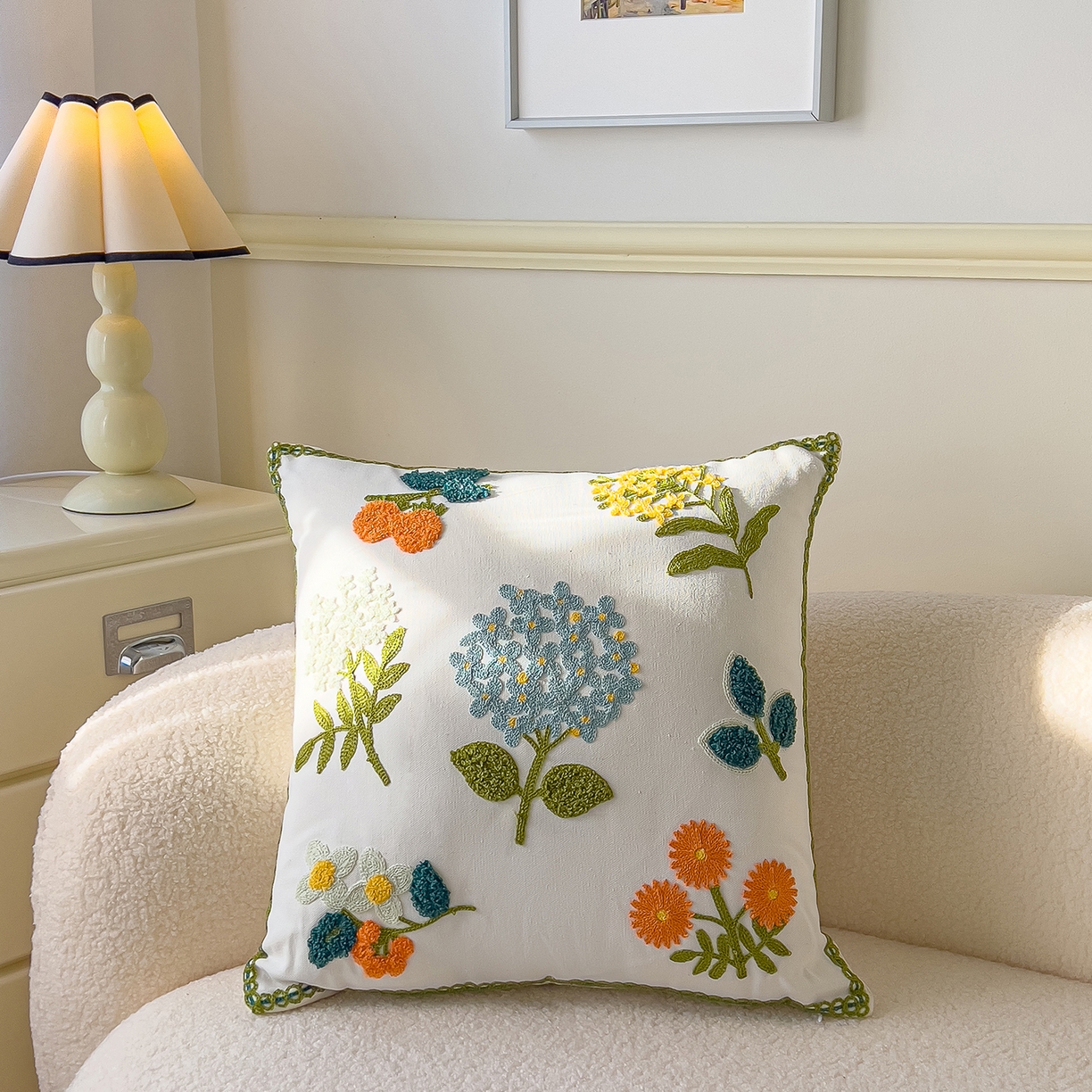 91家纺网 家纺一手货源 找家纺 （总）诺可 2025新款全棉毛巾绣抱枕跨境花物语系列