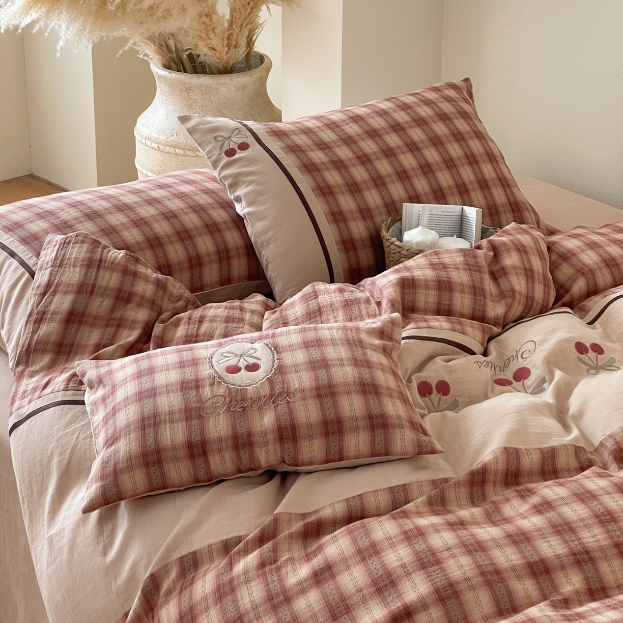 91家纺网 家纺一手货源 找家纺 （总）FORTWO 2025新款色织双层纱格子绣花拼色四件套