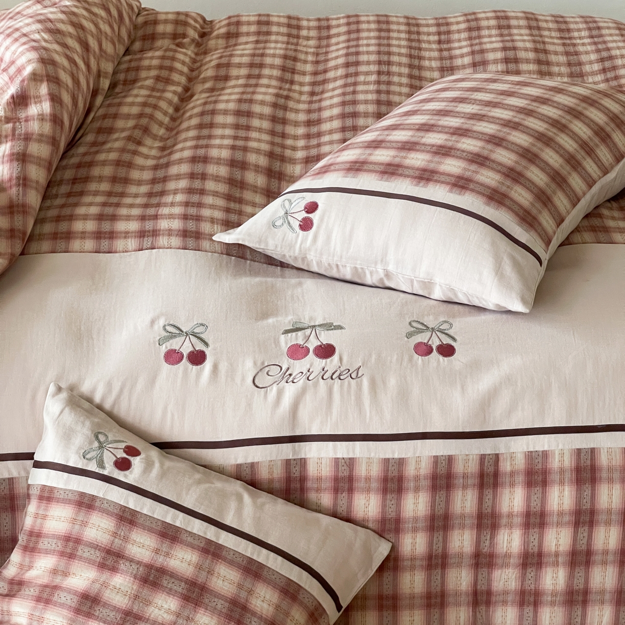 91家纺网 家纺一手货源 找家纺 （总）FORTWO 2025新款色织双层纱格子绣花拼色四件套