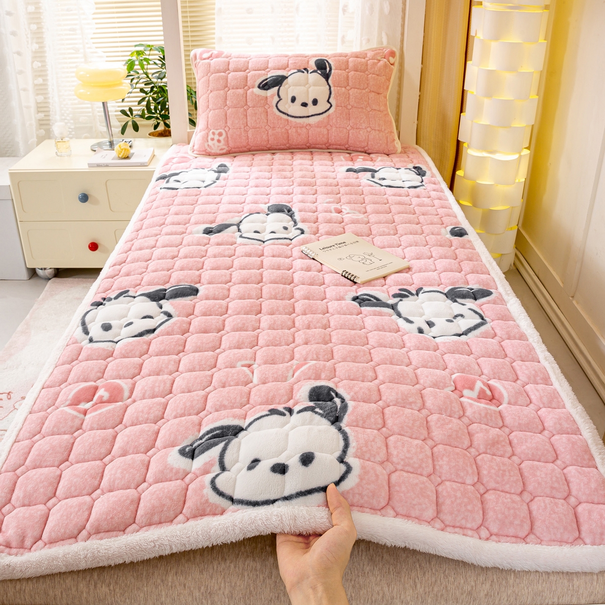 91家纺网 家纺一手货源 找家纺 （总）眠势力 2025新款牛奶绒学生床宿舍床垫夹棉加厚床褥子秋冬季保暖床护垫