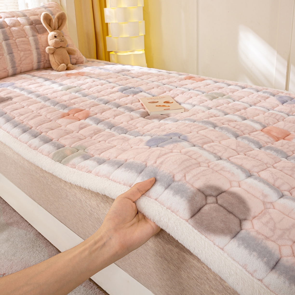 91家纺网 家纺一手货源 找家纺 眠势力 2025新款牛奶绒学生床宿舍床垫夹棉加厚床褥子秋冬季保暖床护垫 圆圆圈圈