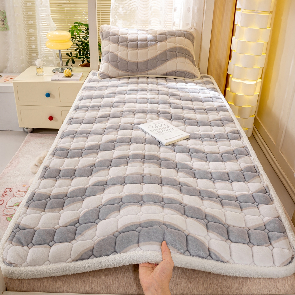 91家纺网 家纺一手货源 找家纺 （总）眠势力 2025新款牛奶绒学生床宿舍床垫夹棉加厚床褥子秋冬季保暖床护垫