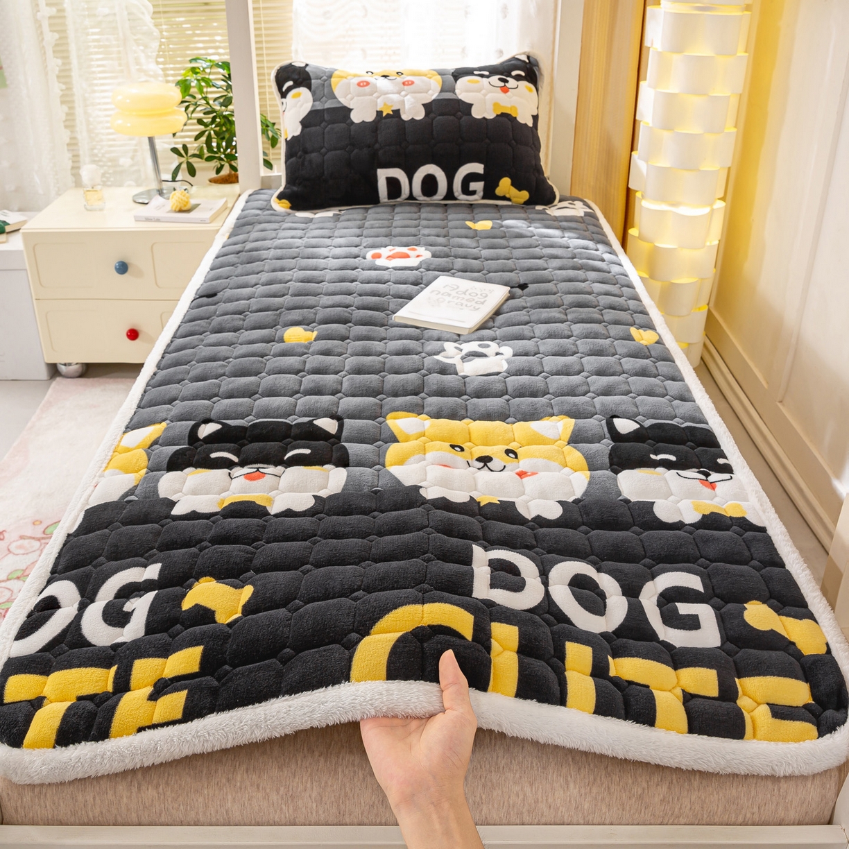 91家纺网 家纺一手货源 找家纺 （总）眠势力 2025新款牛奶绒学生床宿舍床垫夹棉加厚床褥子秋冬季保暖床护垫