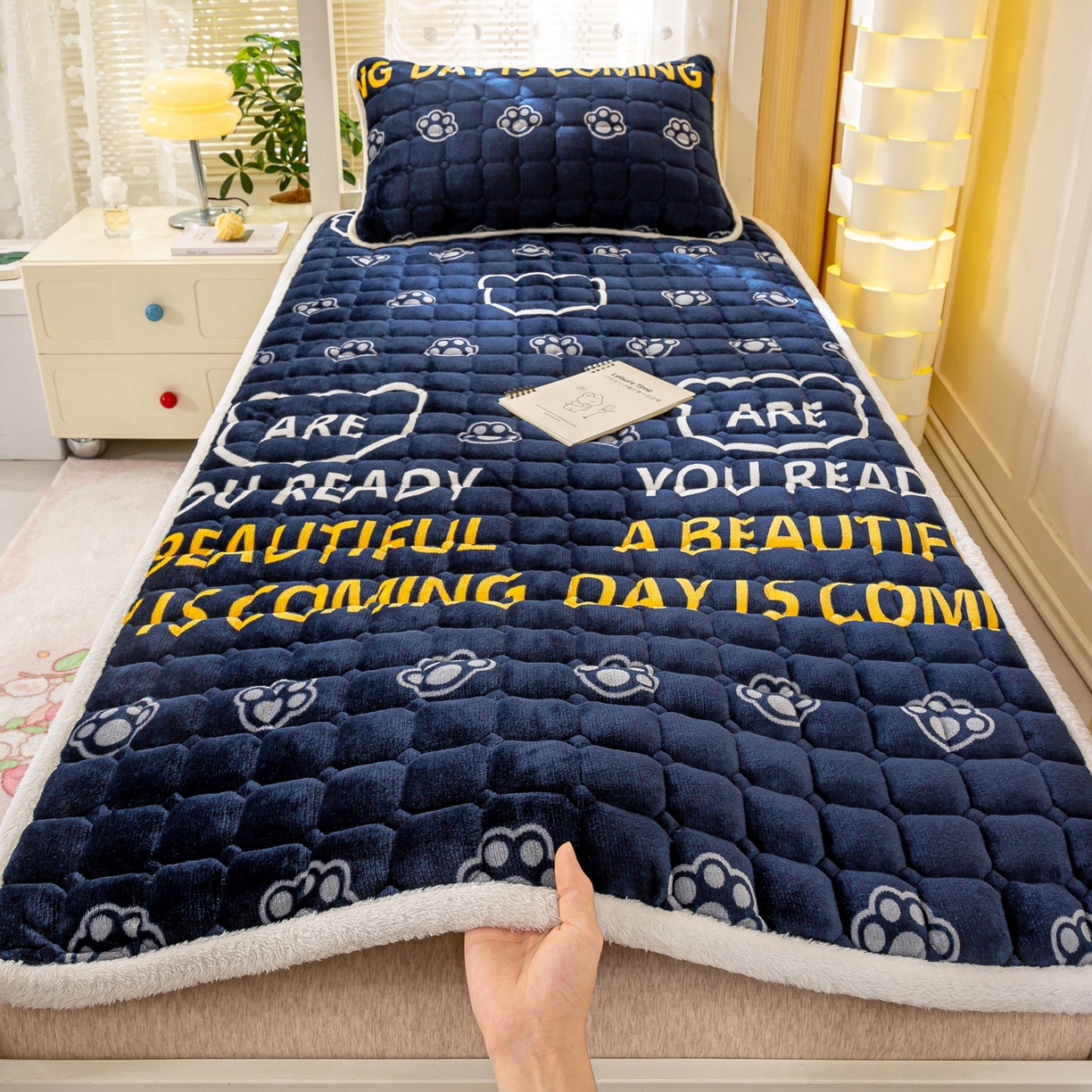 91家纺网 家纺一手货源 找家纺 （总）眠势力 2025新款牛奶绒学生床宿舍床垫夹棉加厚床褥子秋冬季保暖床护垫