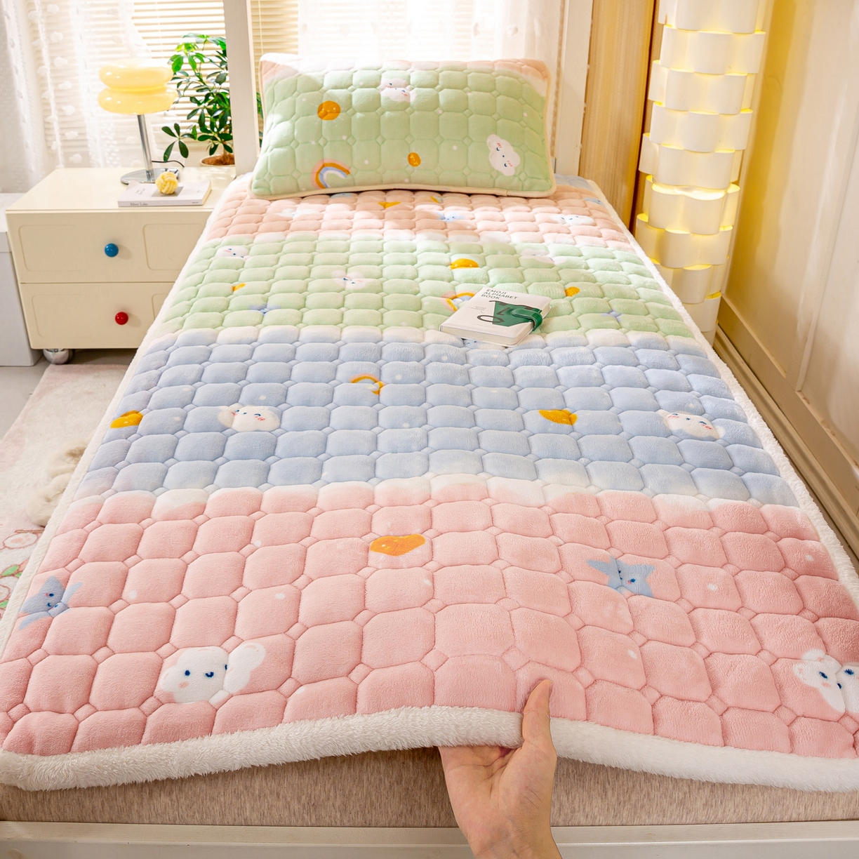 91家纺网 家纺一手货源 找家纺 （总）眠势力 2025新款牛奶绒学生床宿舍床垫夹棉加厚床褥子秋冬季保暖床护垫