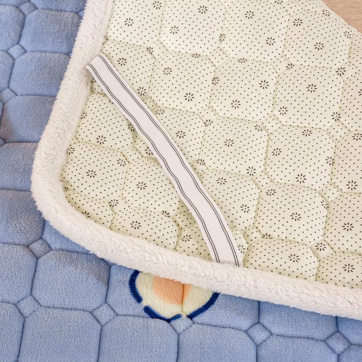 91家纺网 家纺一手货源 找家纺 眠势力 2025新款牛奶绒学生床宿舍床垫夹棉加厚床褥子秋冬季保暖床护垫 云朵小熊