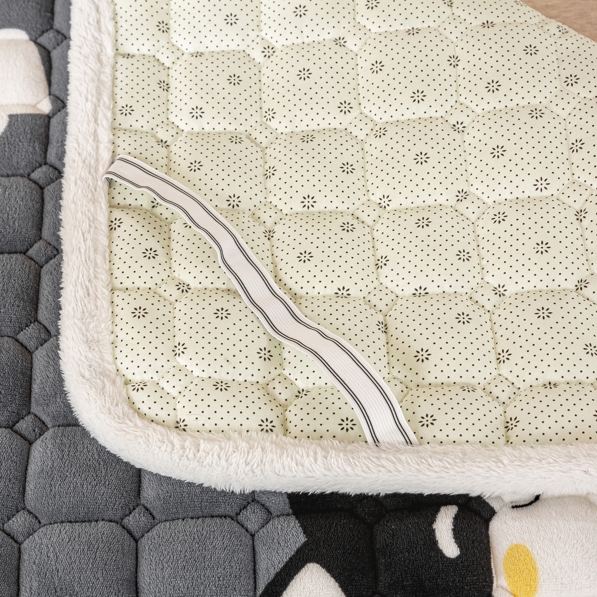 91家纺网 家纺一手货源 找家纺 眠势力 2025新款牛奶绒学生床宿舍床垫夹棉加厚床褥子秋冬季保暖床护垫 可爱汪