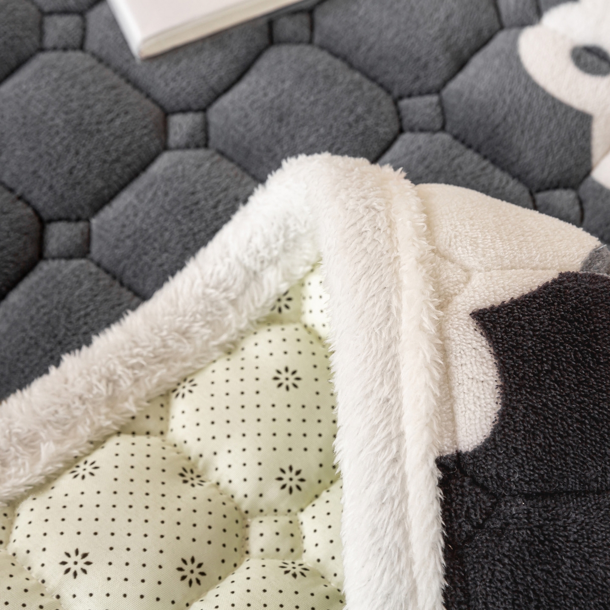 91家纺网 家纺一手货源 找家纺 眠势力 2025新款牛奶绒学生床宿舍床垫夹棉加厚床褥子秋冬季保暖床护垫 可爱汪